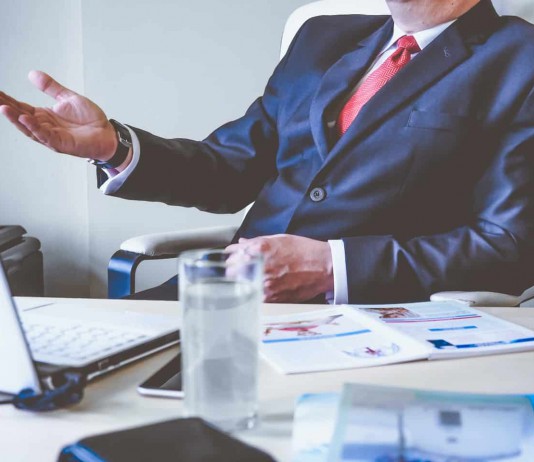 Quy định về giữ lương khi người lao động tự ý nghỉ việc