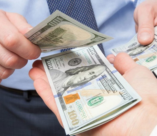 Kiện đòi lại tiền do vi phạm trách nhiệm dân sự thủ tục thế nào