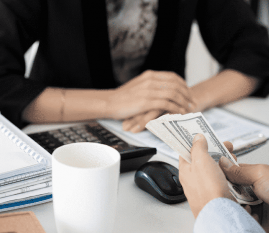 Cầm cố và thế chấp khác nhau như thế nào theo quy định của pháp luật?