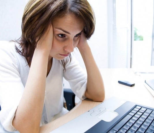 Đặt cọc tiền mua đất nhưng không giao đủ tiền có khởi kiện để đòi lại đất được không?