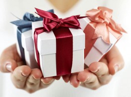 Chồng tặng cho tài sản vợ có phải nộp thuế thu nhập cá nhân không?