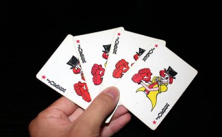 Đánh bài giải trí tại nhà vì sao lại bị phạt?