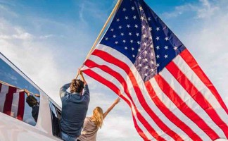 Ai có thể bảo lãnh gia đình sang Mỹ?