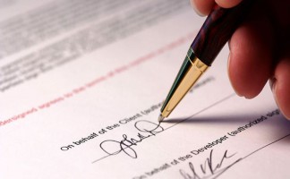 Bố mẹ bán nhà có cần chữ ký của con hay không?