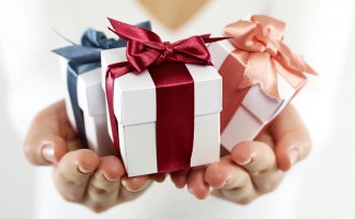 Chồng tặng cho tài sản vợ có phải nộp thuế thu nhập cá nhân không?