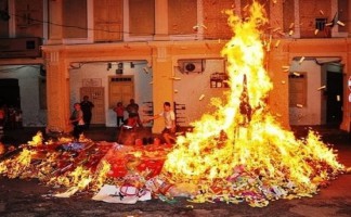 Đốt vàng mã trong nhà chung cư có thể bị phạt tiền, truy cứu trách nhiệm hình sự