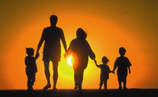 Thủ tục nhận nuôi con nuôi nước ngoài người Việt Nam cần rõ tránh hiểu lầm