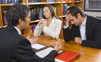 Nên chọn ly thân hay ly hôn?