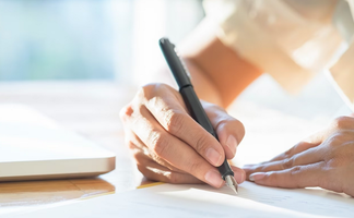 Người thừa kế không phụ thuộc vào nội dung di chúc - Quy định và vướng mắc thực tiễn