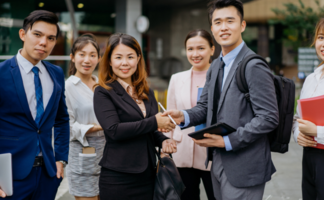 Đảng Cộng sản Việt Nam  xây  dựng theo nguyên tắc  đảng kiểu mới của giai cấp vô sản