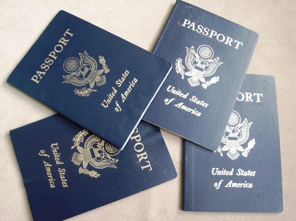 Khác nhau giữa visa và passport